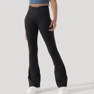 Crisscross Hourglass® Flared Leggings with Pockets (Soft Touch) - Black